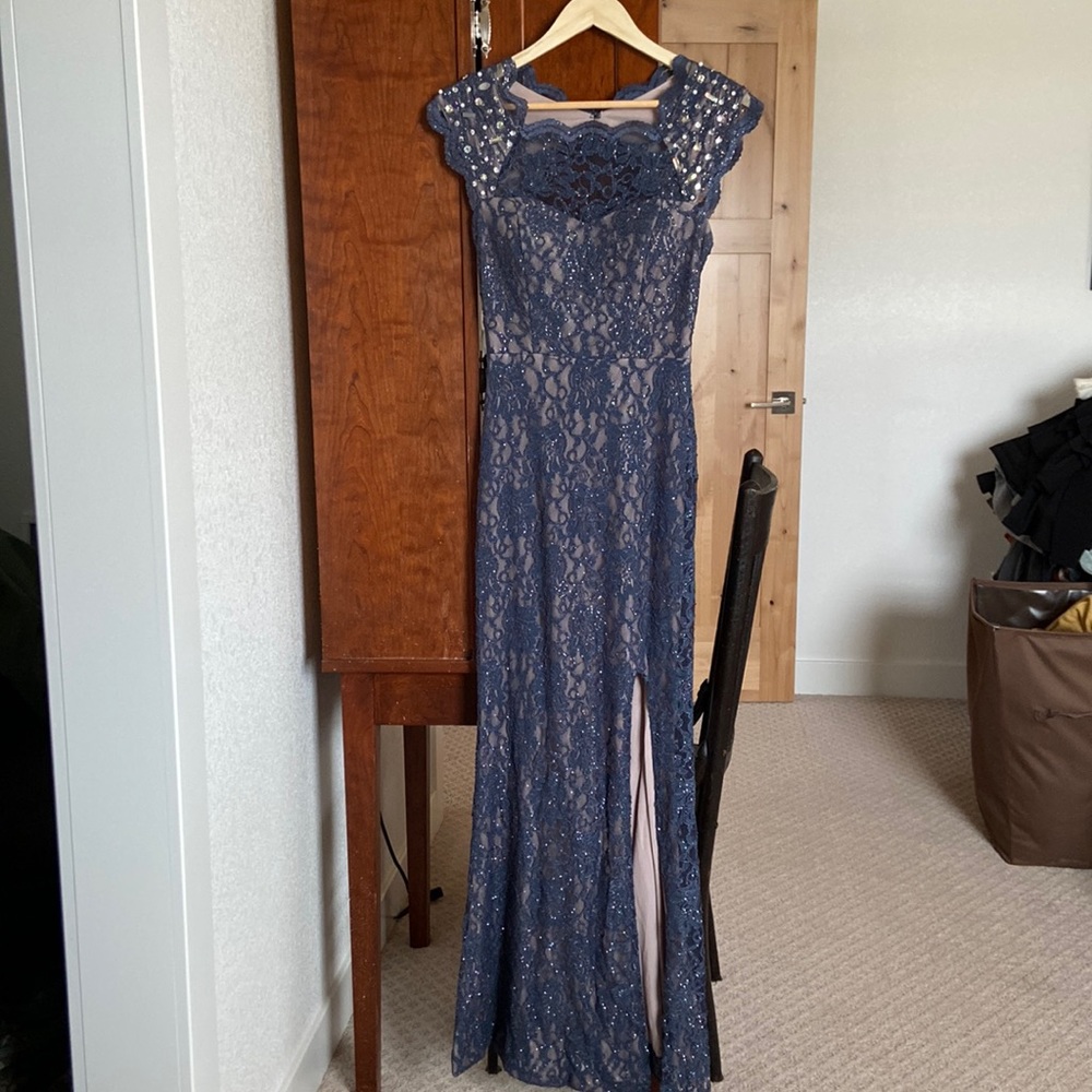 Prom Dress - City Triangles size 5, fits like a 4